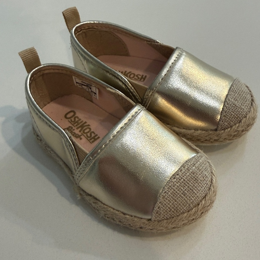 OshKosh B'gosh Girls Metallic Gold Slip-On Espadrilles. Size 4M